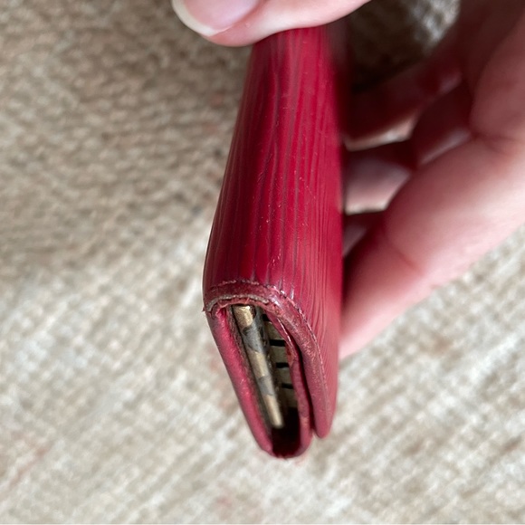 Louis Vuitton epi leather 4 key and card holder LV - Picture 8 of 14